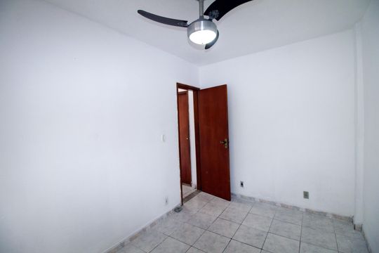Quarto 2 de apartamento à venda com 2 quartos, 48m² em Olaria, Rio de Janeiro