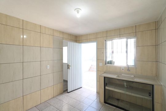 Cozinha de casa para alugar com 2 quartos, 70m² em Canhema, Diadema