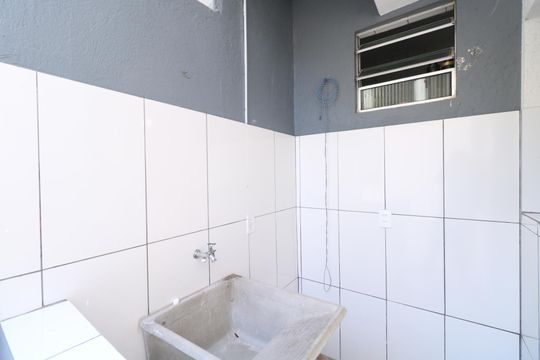 Área de Serviço de casa para alugar com 2 quartos, 70m² em Canhema, Diadema