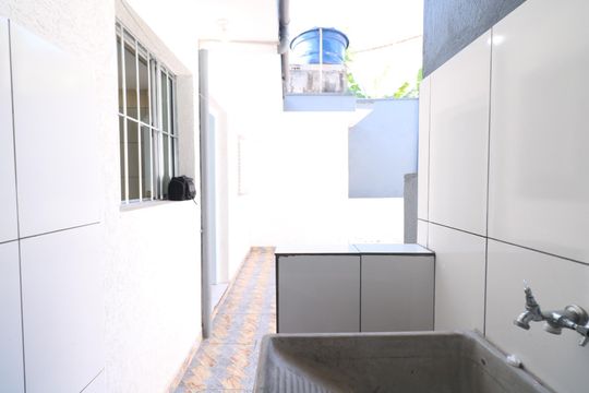 Casa para alugar com 2 quartos, 70m² em Canhema, Diadema