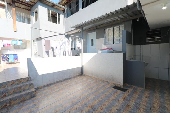 Quintal de casa para alugar com 2 quartos, 70m² em Canhema, Diadema