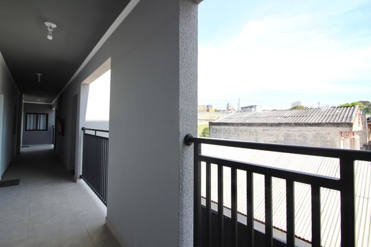 Corredor de apartamento para alugar com 1 quarto, 30m² em Parque Paineiras, São Paulo