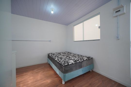 Sala/Cozinha de kitnet/studio para alugar com 1 quarto, 18m² em Jardim Cidade de Florianopolis, São José