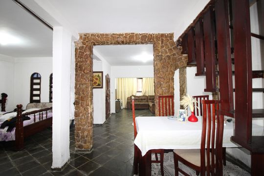 Sala de casa à venda com 5 quartos, 180m² em Jardim Santo Antonio, São Paulo