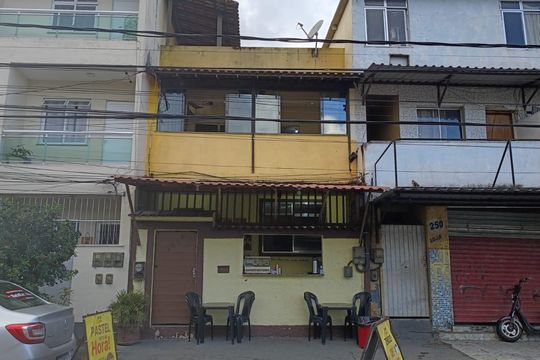 Fachada de casa para alugar com 2 quartos, 70m² em Curicica, Rio de Janeiro