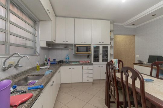 Cozinha de casa à venda com 4 quartos, 224m² em Gameleira Branca, São Paulo
