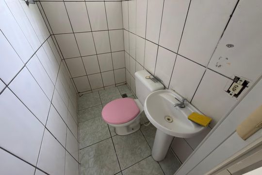 Banheiro social de casa para alugar com 2 quartos, 50m² em Vila Moraes, São Paulo