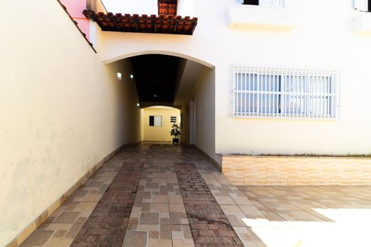 Garagem de casa para alugar com 3 quartos, 200m² em Vila Central, São Paulo