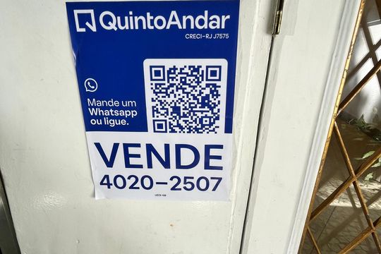 Placa  de apartamento à venda com 2 quartos, 60m² em Copacabana, Rio de Janeiro