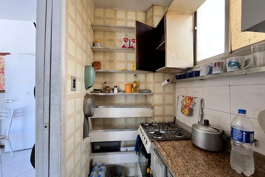 Cozinha de apartamento à venda com 2 quartos, 60m² em Copacabana, Rio de Janeiro