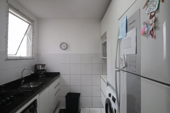Cozinha de apartamento à venda com 2 quartos, 47m² em Mato Grande, Canoas
