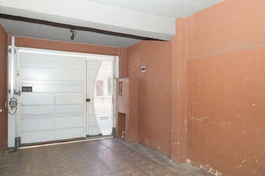 Garagem de casa para alugar com 2 quartos, 70m² em Jardim Maia, São Paulo
