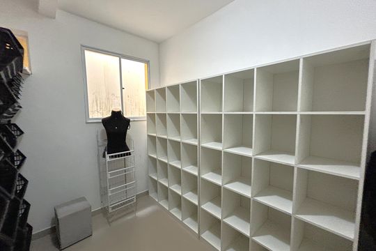 Quarto 1 de casa para alugar com 2 quartos, 54m² em Vila Valqueire, Rio de Janeiro