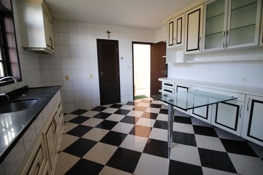 Cozinha de casa de condomínio para alugar com 4 quartos, 371m² em Taquara, Rio de Janeiro