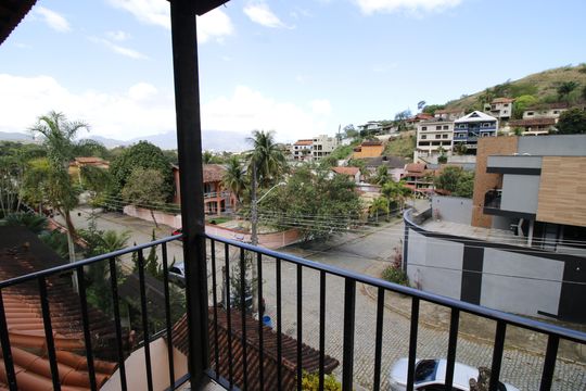Varanda do quarto 3 de casa de condomínio para alugar com 4 quartos, 371m² em Taquara, Rio de Janeiro