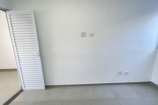 Quarto de kitnet/studio para alugar com 1 quarto, 30m² em Jardim Bonfiglioli, São Paulo