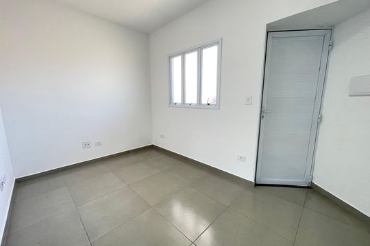 Sala de kitnet/studio para alugar com 1 quarto, 30m² em Jardim Bonfiglioli, São Paulo
