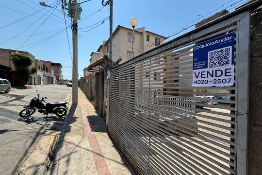 Plaquinha Instalada de apartamento à venda com 3 quartos, 55m² em Copacabana, Belo Horizonte