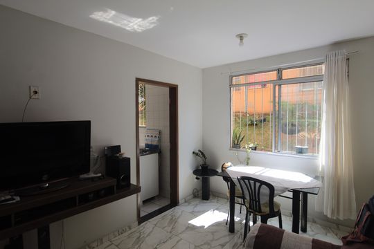 Sala de apartamento à venda com 3 quartos, 55m² em Copacabana, Belo Horizonte