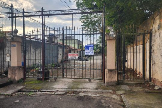 Fachada de casa para alugar com 3 quartos, 170m² em Colubandê, São Gonçalo