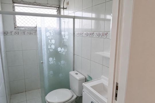 Banheiro de apartamento para alugar com 2 quartos, 48m² em Bosque dos Eucaliptos, São José dos Campos