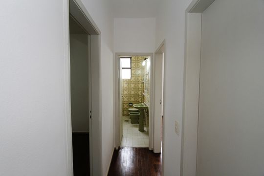 Corredor de apartamento para alugar com 3 quartos, 113m² em Barro Preto, Belo Horizonte