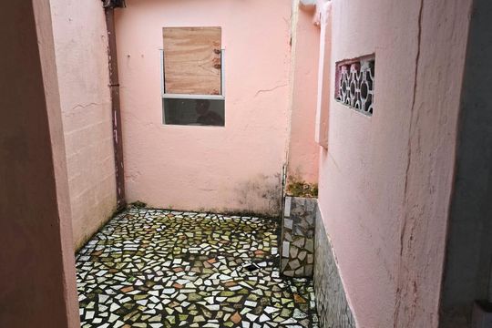 Área externa de casa para alugar com 2 quartos, 54m² em Saboó, Santos