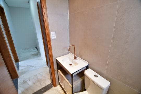 Banheiro Social de casa de condomínio à venda com 3 quartos, 100m² em Conjunto Habitacional Vila Santana (sousas), Campinas