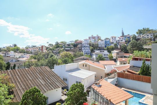 Vista da Sala de casa à venda com 3 quartos, 300m² em Vila Romana, São Paulo