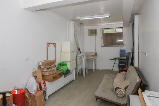 Quarto e Banheiro de Serviço de casa à venda com 3 quartos, 300m² em Vila Romana, São Paulo