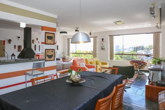 Casa à venda com 3 quartos, 300m² em Vila Romana, São Paulo