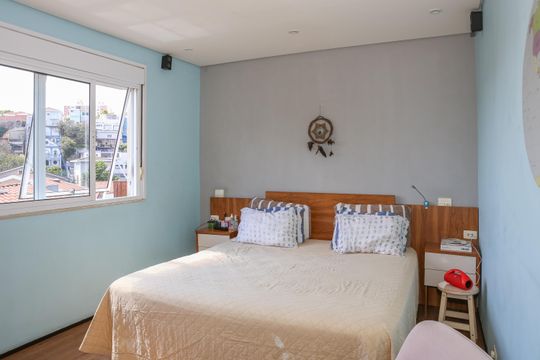 Suíte de casa à venda com 3 quartos, 300m² em Vila Romana, São Paulo