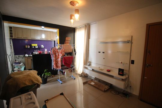 Apartamento à venda com 2 quartos, 42m² em Califórnia, Contagem