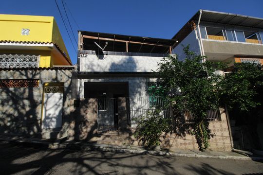 Fachada de casa de condomínio para alugar com 2 quartos, 168m² em Tanque, Rio de Janeiro