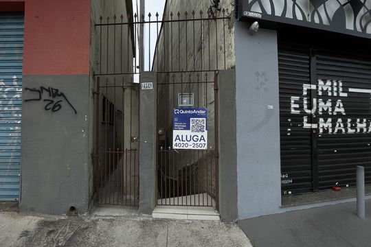 Fachada+Placa de casa para alugar com 2 quartos, 43m² em Cangaiba, São Paulo