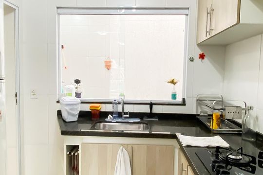 Cozinha  de casa de condomínio à venda com 2 quartos, 131m² em Vila Granada, São Paulo