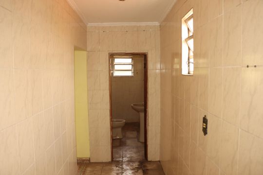 Corredor de casa para alugar com 1 quarto, 80m² em Vila Margarida, São Paulo
