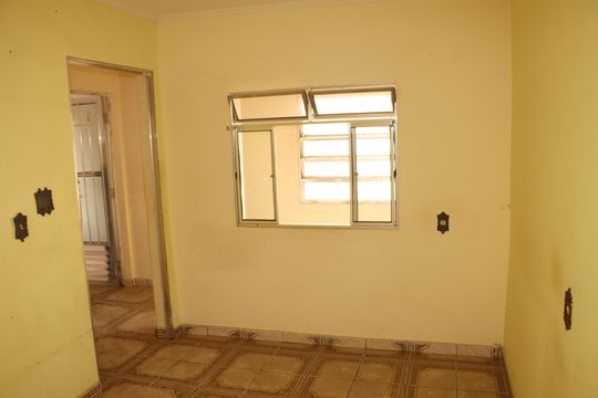 Casa para alugar com 1 quarto, 80m² em Vila Margarida, São Paulo