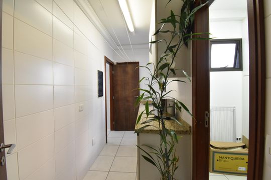 Área de Serviço de apartamento para alugar com 3 quartos, 249m² em Cristo Rei, Curitiba