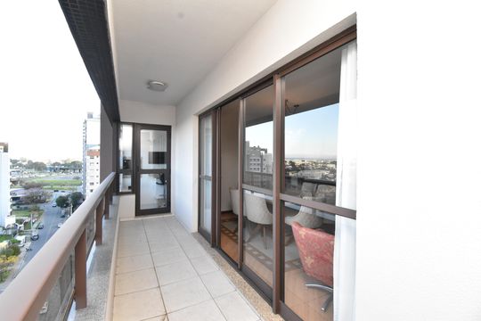 Sacada da Sala de apartamento para alugar com 3 quartos, 249m² em Cristo Rei, Curitiba