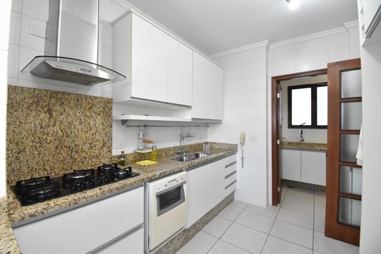 Cozinha de apartamento para alugar com 3 quartos, 249m² em Cristo Rei, Curitiba
