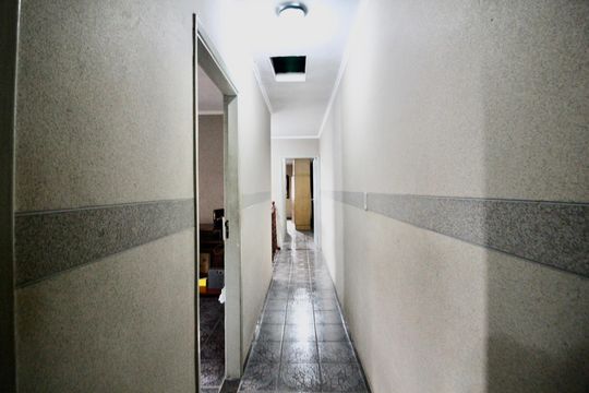 Corredor de casa à venda com 4 quartos, 175m² em Jardim Santa Maria, São Paulo