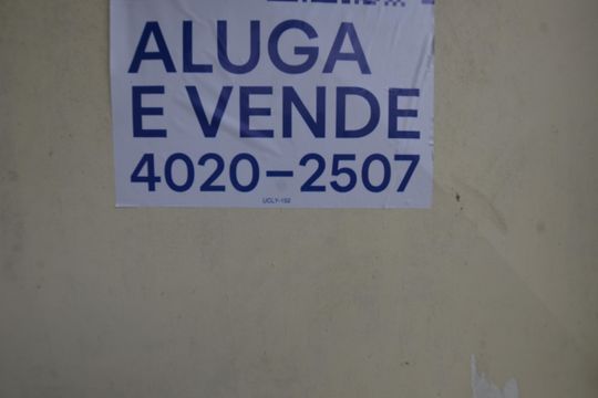 Placa Instalada de casa para alugar com 2 quartos, 60m² em Vila Militar, Rio de Janeiro