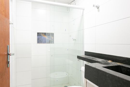 Banheiro de apartamento para alugar com 2 quartos, 55m² em Vila Jacuí, São Paulo