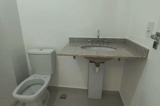 Banheiro de apartamento à venda com 3 quartos, 85m² em Vila Pirajussara, São Paulo