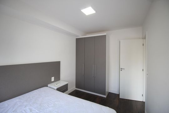 Quarto 1 de apartamento para alugar com 1 quarto, 47m² em Jardim do Salso, Porto Alegre