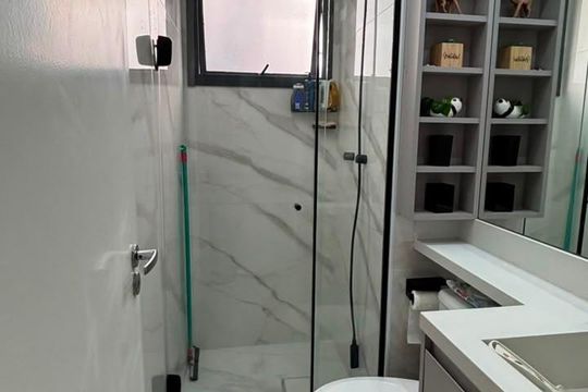 Banheiro de apartamento à venda com 2 quartos, 49m² em Centro, Osasco