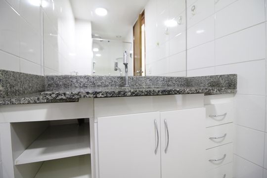 Banheiro da Suíte 3 de apartamento para alugar com 3 quartos, 81m² em Freguesia (jacarepaguá), Rio de Janeiro