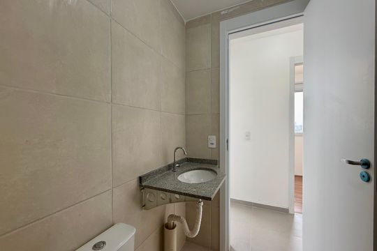 Banheiro  de apartamento à venda com 2 quartos, 39m² em Socorro, São Paulo