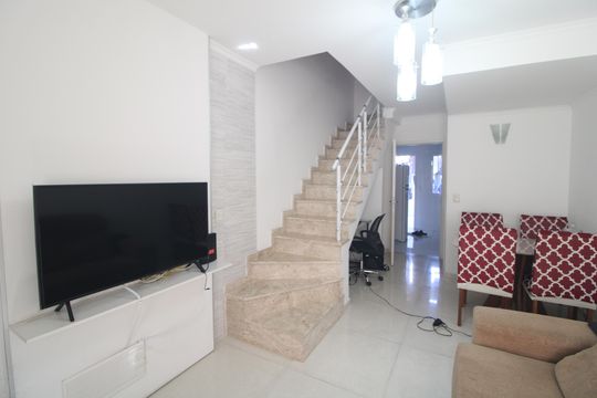 Casa de Condomínio para alugar com 2 quartos, 65m² em Jardim Cristal, São Paulo